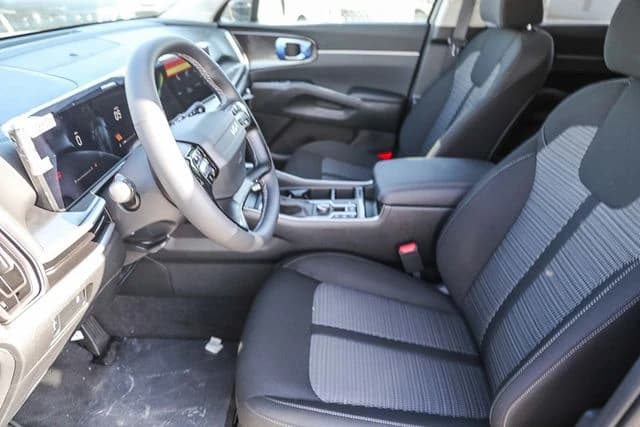 Kia Sorento LX FWD 2026 — side view
