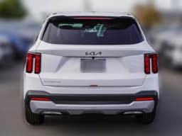 Kia Sorento LX FWD 2026 — side view