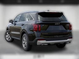 Kia Sorento LX FWD 2026 — side view