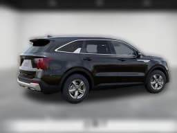 Kia Sorento LX FWD 2026 — side view
