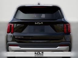 Kia Sorento LX FWD 2026 — side view