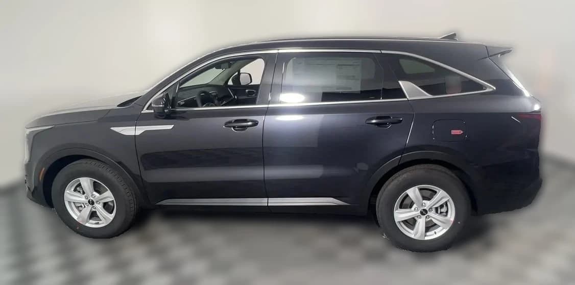 Kia Sorento LX FWD 2026 — side view