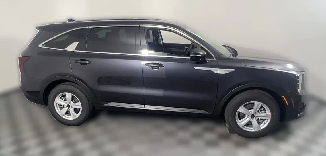 Kia Sorento LX FWD 2026 — side view