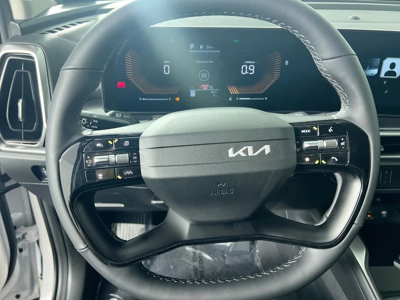 Kia Sorento LX FWD 2026 — side view