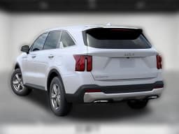 Kia Sorento LX FWD 2026 — side view