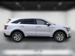 Kia Sorento LX FWD 2026 — side view