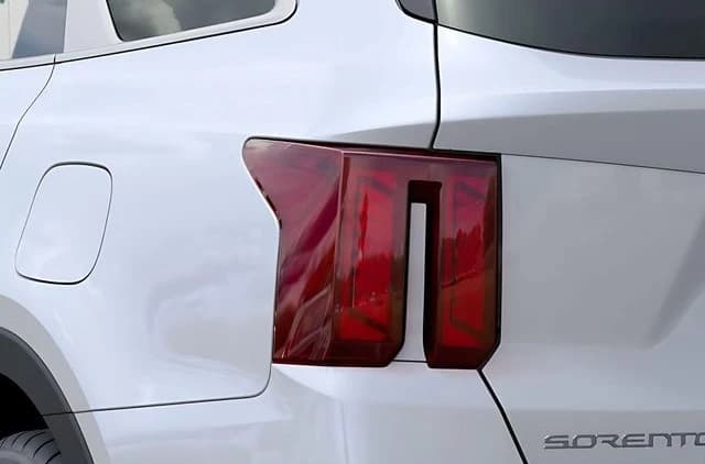 Kia Sorento LX FWD 2026 — side view