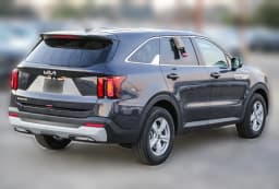 Kia Sorento LX FWD 2026 — side view