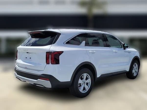 Kia Sorento LX FWD 2026 — side view