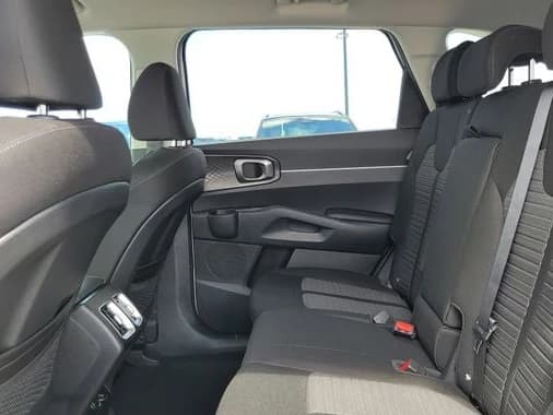 Kia Sorento LX FWD 2026 — side view