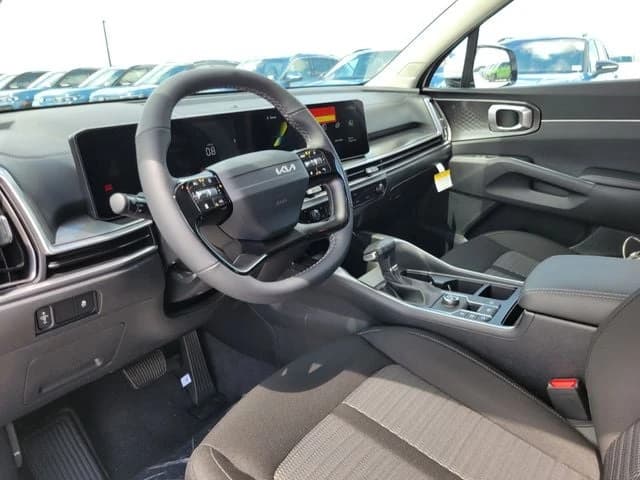 Kia Sorento LX FWD 2026 — side view