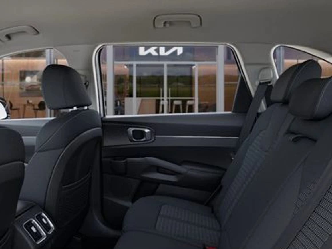 Kia Sorento LX FWD 2026 — side view