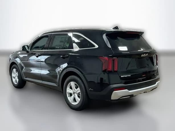 Kia Sorento LX FWD 2026 — side view