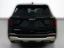 Kia Sorento LX FWD 2026 — side view