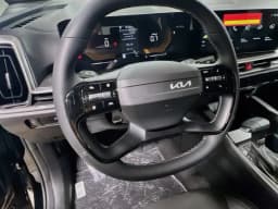 Kia Sorento LX FWD 2026 — side view