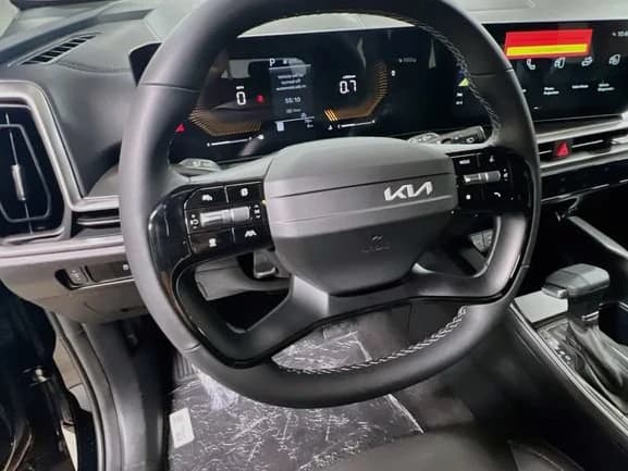 Kia Sorento LX FWD 2026 — side view