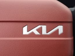 Kia Sorento LX FWD 2026 — side view
