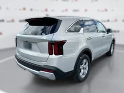 Kia Sorento LX FWD 2026 — side view