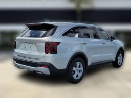 Kia Sorento LX FWD 2026 — side view