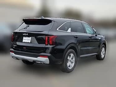 Kia Sorento LX FWD 2026 — side view