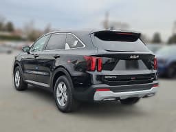 Kia Sorento LX FWD 2026 — side view