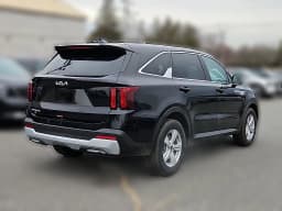 Kia Sorento LX FWD 2026 — side view