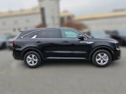 Kia Sorento LX FWD 2026 — side view