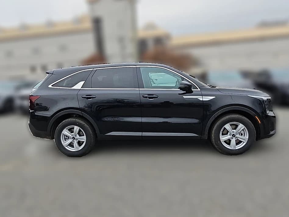Kia Sorento LX FWD 2026 — side view