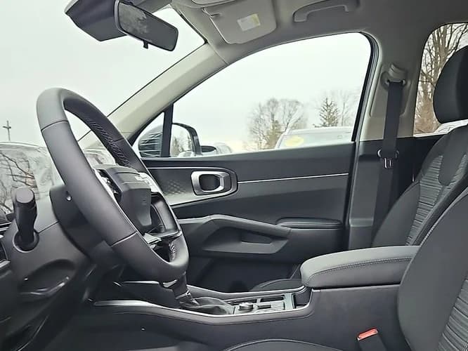 Kia Sorento LX FWD 2026 — side view