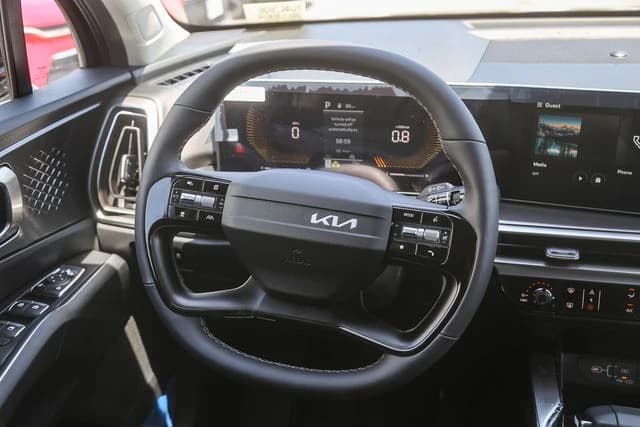 Kia Sorento LX FWD 2026 — side view