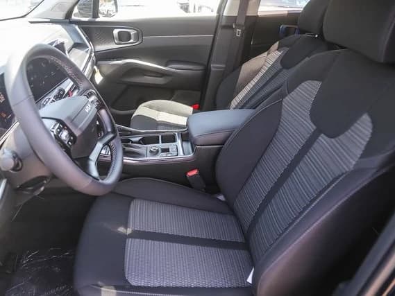 Kia Sorento LX FWD 2026 — side view