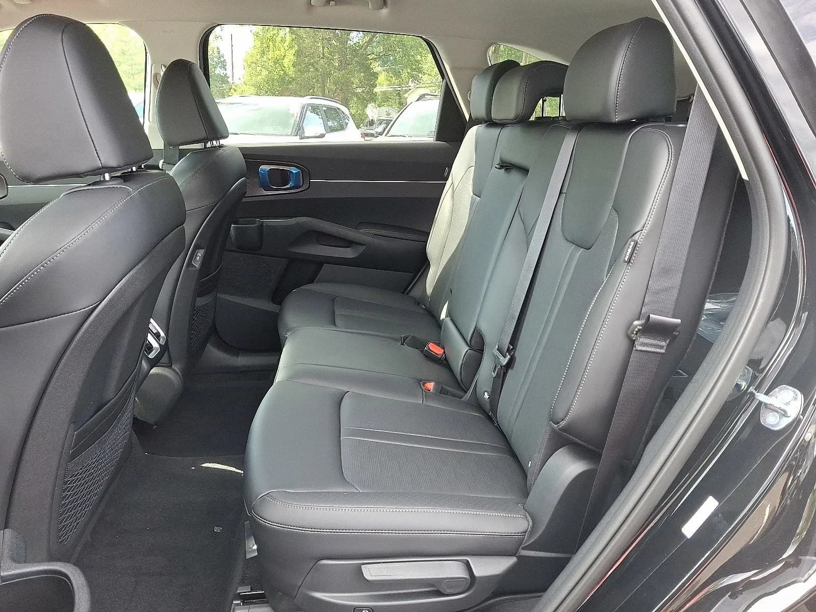 Kia Sorento EX FWD 2026 — side view