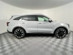 Kia Sorento EX FWD 2026 — side view