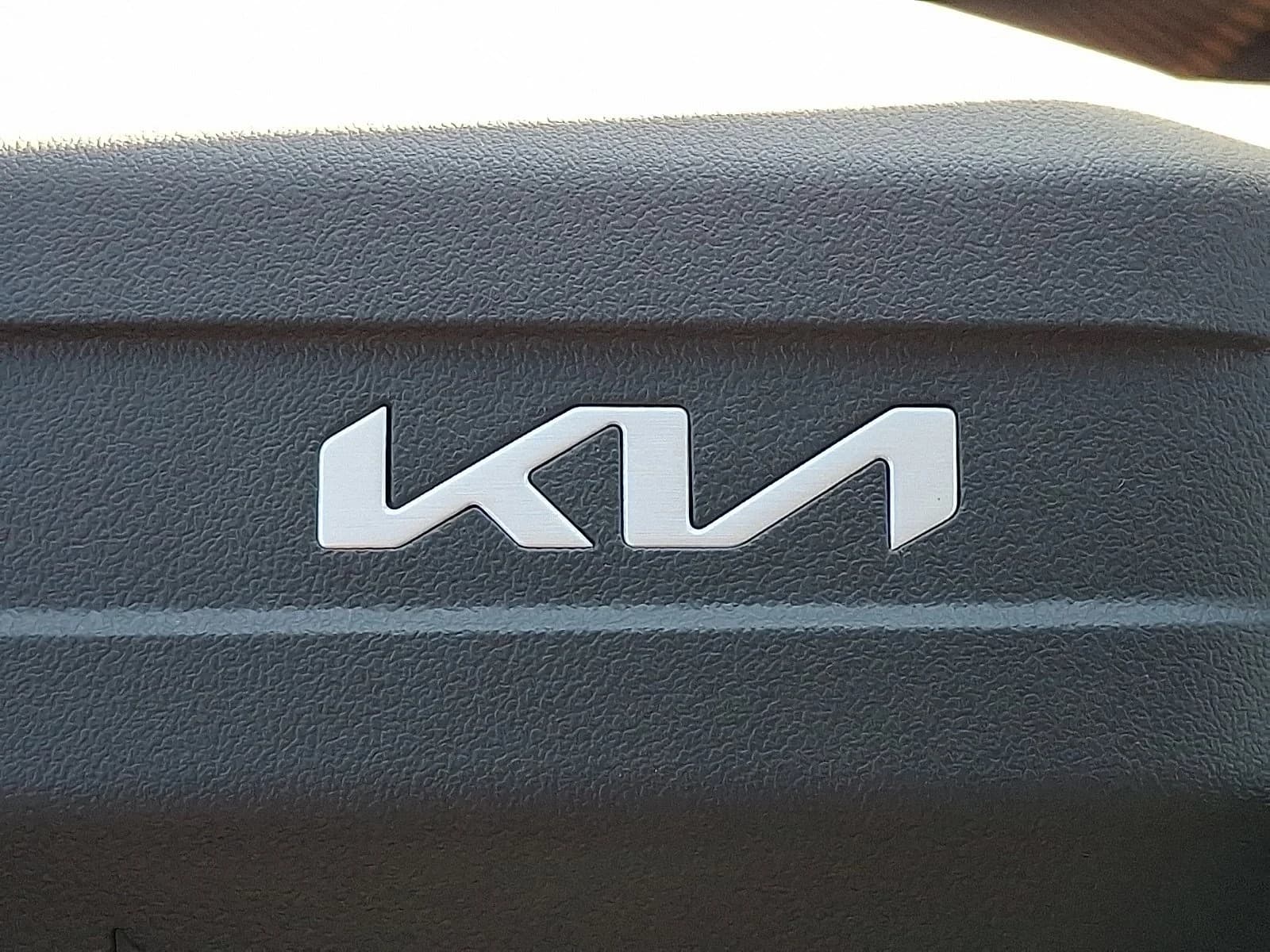Kia Sorento EX FWD 2026 — side view
