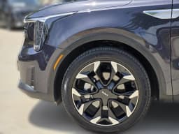 Kia Sorento EX FWD 2026 — side view