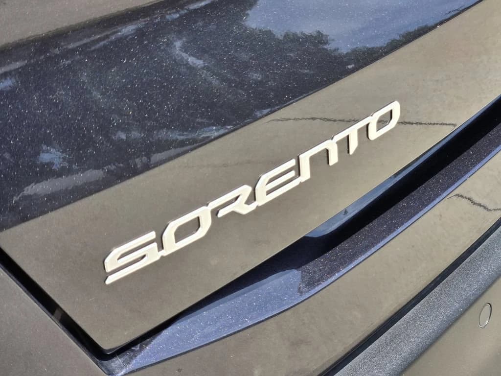 Kia Sorento EX FWD 2026 — side view