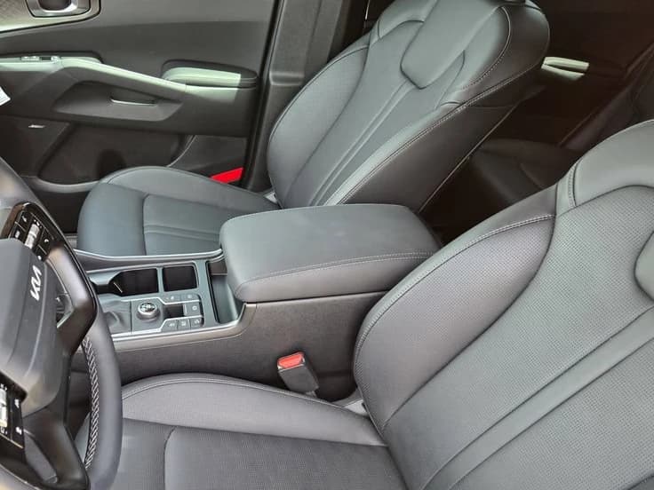 Kia Sorento EX FWD 2026 — side view
