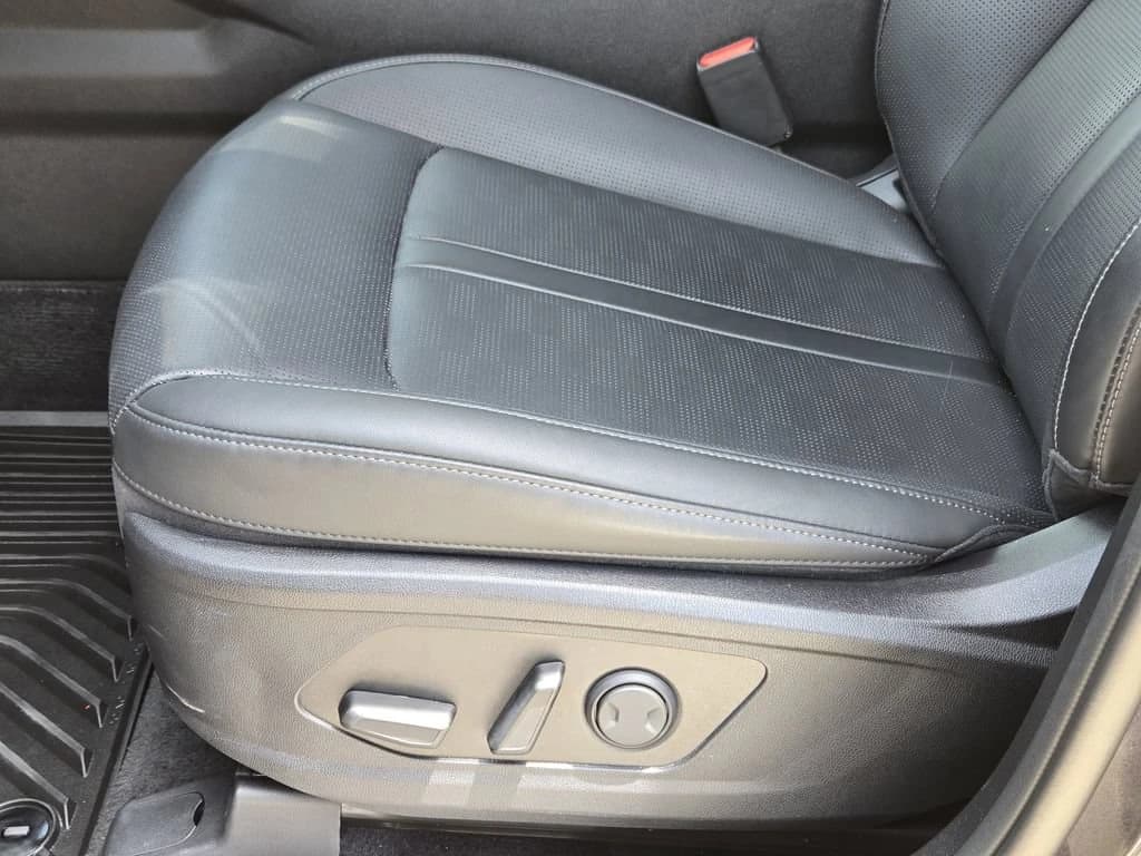 Kia Sorento EX FWD 2026 — side view