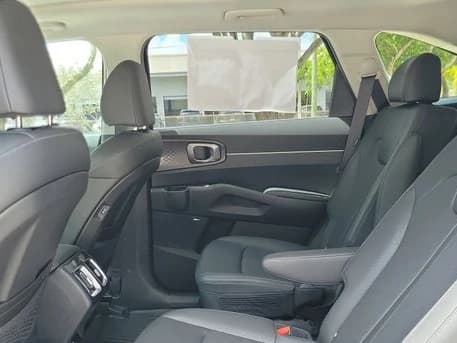 Kia Sorento EX FWD 2026 — side view