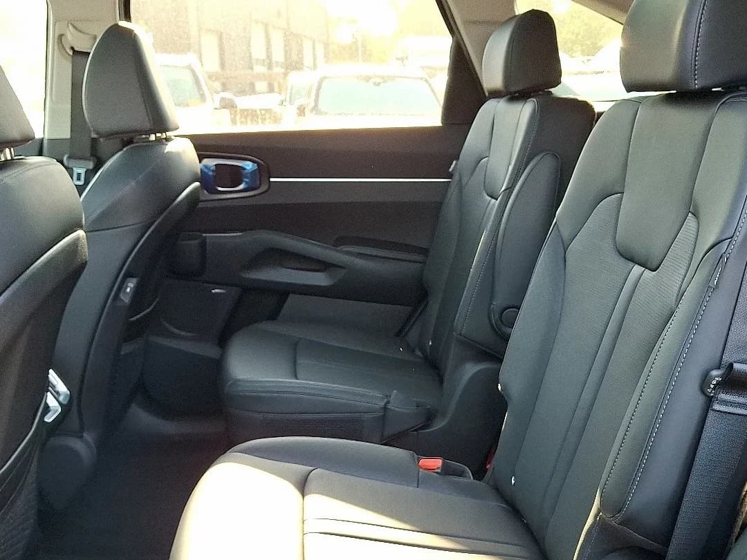 Kia Sorento EX FWD 2026 — side view