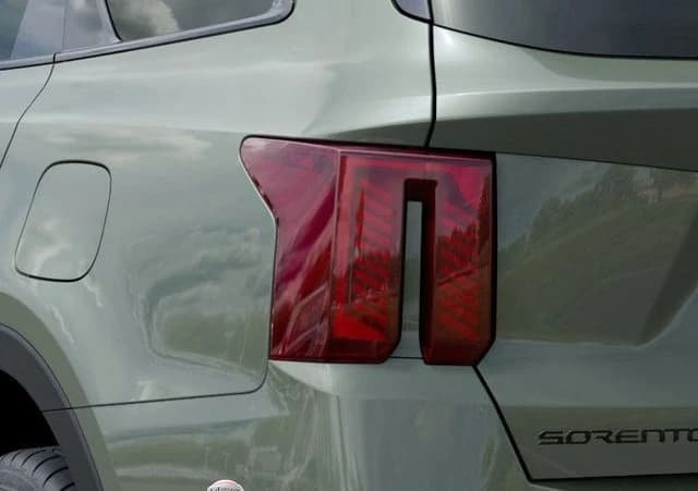 Kia Sorento X-Line SX Prestige AWD 2026 — side view