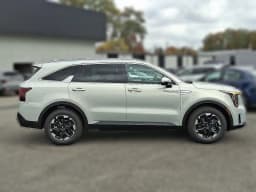 Kia Sorento S FWD 2026 — side view