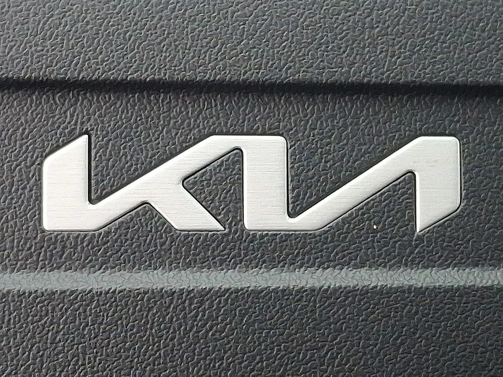 Kia Sorento S FWD 2026 — side view