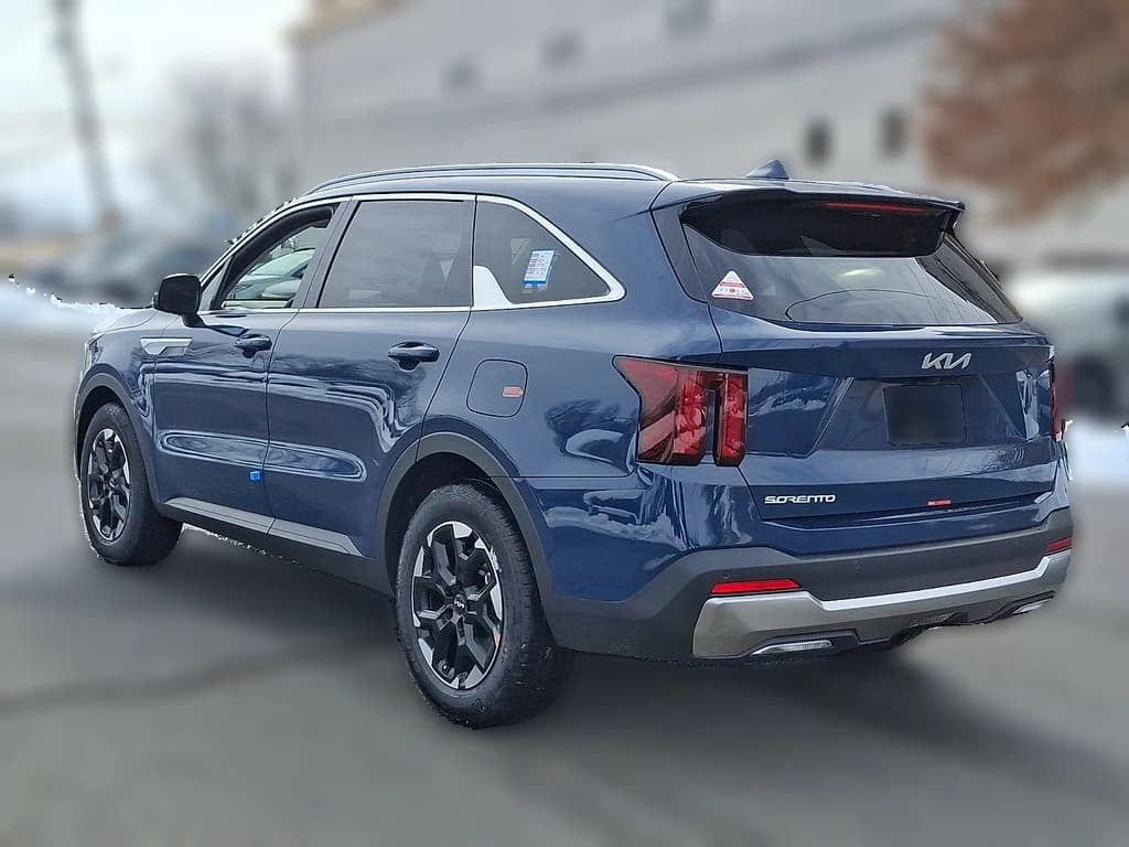 Kia Sorento S FWD 2026 — side view