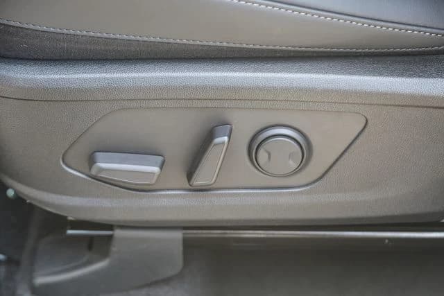 Kia Sorento S FWD 2026 — side view