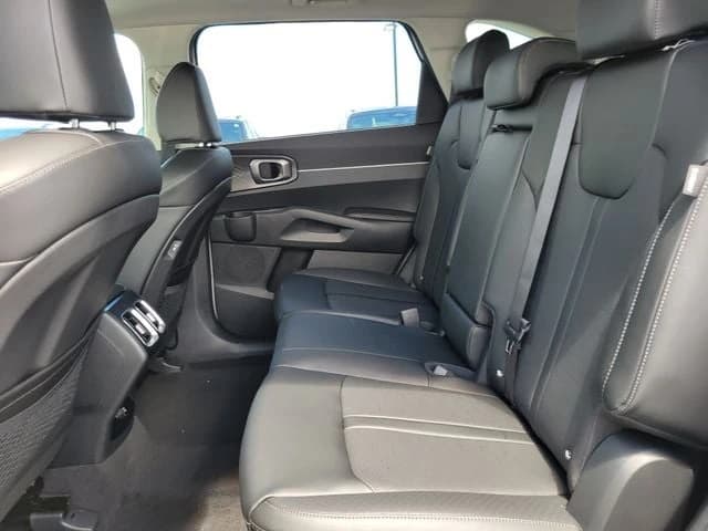 Kia Sorento S FWD 2026 — side view