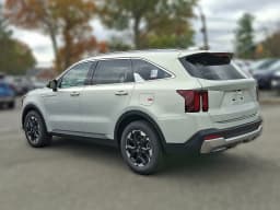 Kia Sorento S FWD 2026 — side view