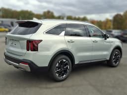 Kia Sorento S FWD 2026 — side view