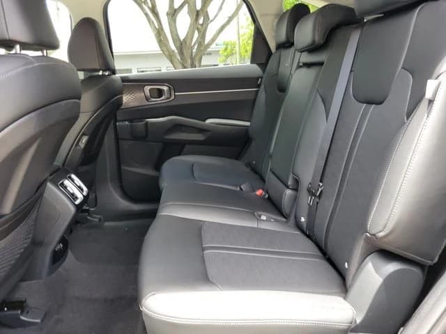 Kia Sorento S FWD 2026 — side view