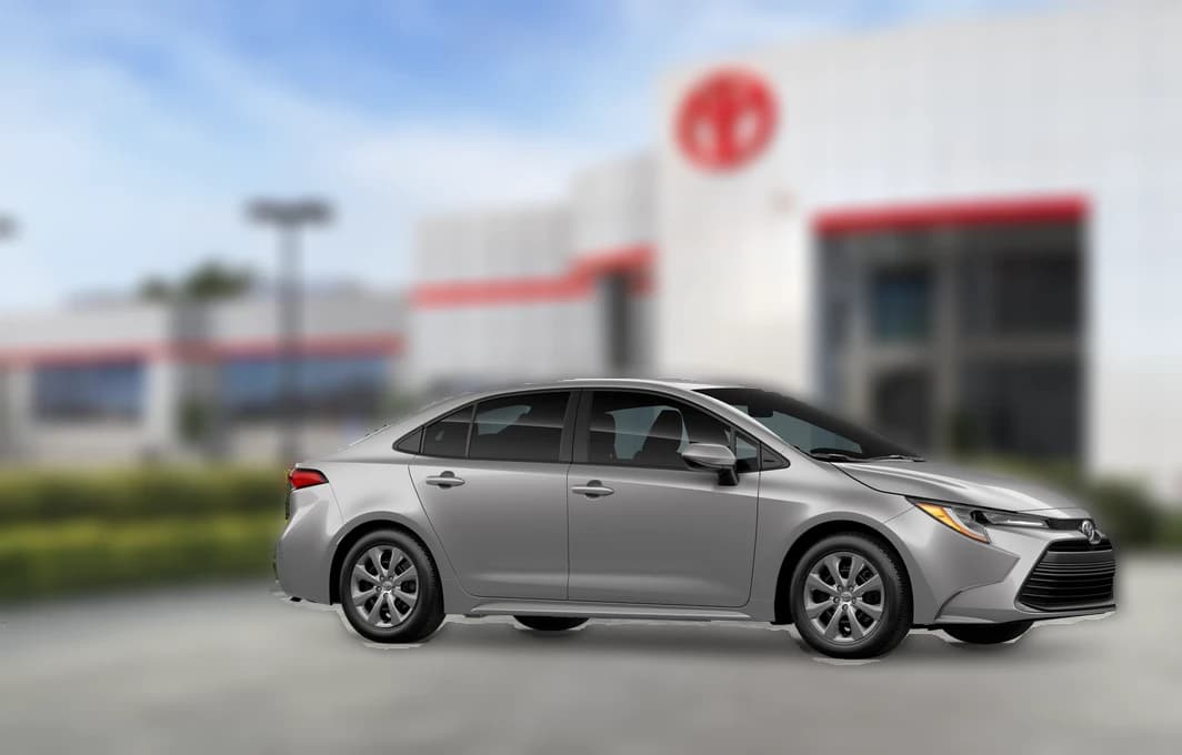 Toyota Corolla LE CVT (Natl) 2026 — side view